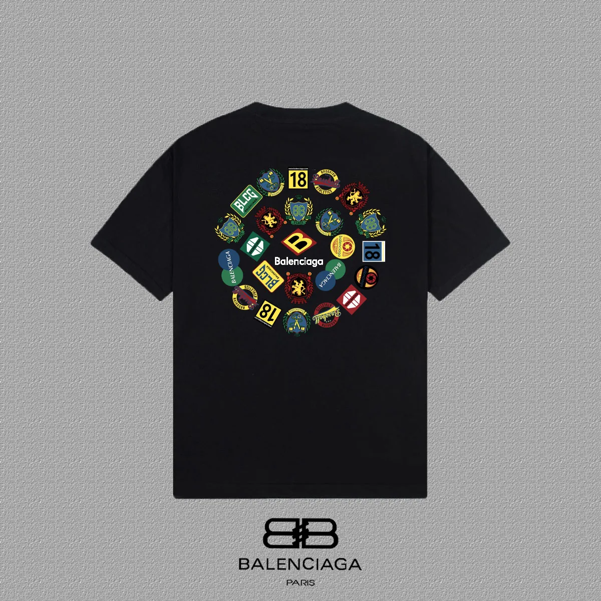 P80✨🔥 [BALENCIAGA] Paris lettering printed short-sleeved T-shirt. Custom-woven and dyed 26-count double yarn 300 grams of heavy fabric. Zero color difference in thread. Perfect details. Differentiate from the current version. Welcome to compare. Same Style for men and women. Must-sell model in the picture above. Color: White Black Size: 1 2 3 4